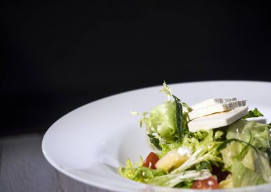 Armut ve üzüm salatası