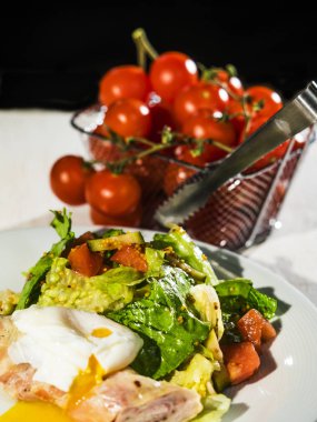 Rulo ile taze salata 