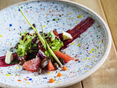 Bıldırcın karaciğer salata 