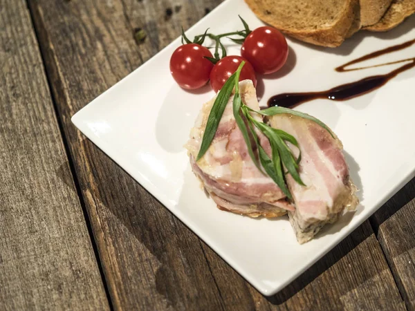 Pastırma birlikte terrine