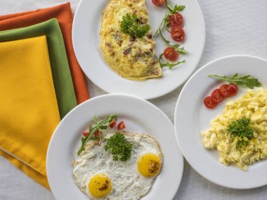 Omlet ve kızartma yumurta