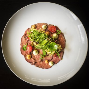 Hafifçe kavrulmuş ihale et kuzu