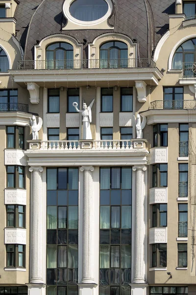 Facade of the Intercontinental Hotel — Stock Photo, Image