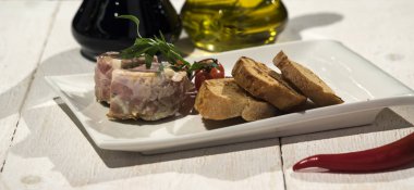 Pastırma birlikte terrine