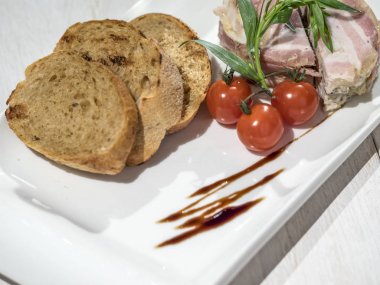 Pastırma birlikte terrine