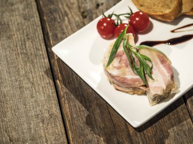 Pastırma birlikte terrine
