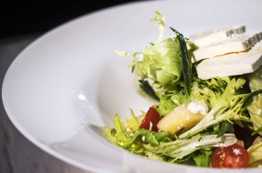 Armut ve üzüm salatası