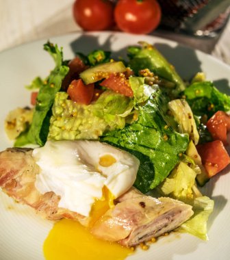 Rulo ile taze salata 