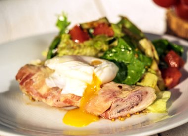 Rulo ile taze salata 