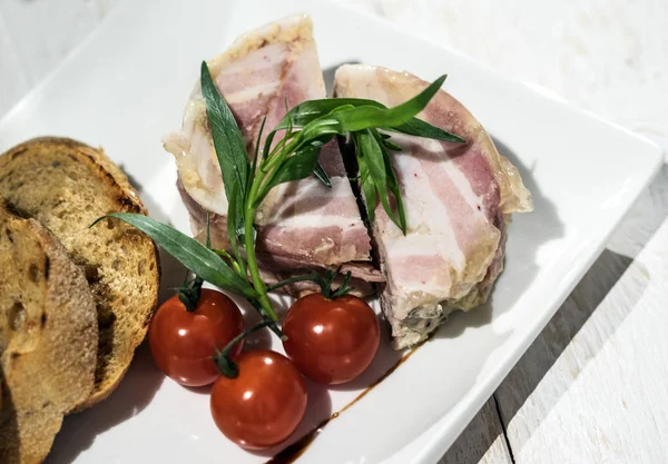 Pastırma birlikte terrine