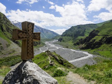 İn görüntülemek Daryal Gorge