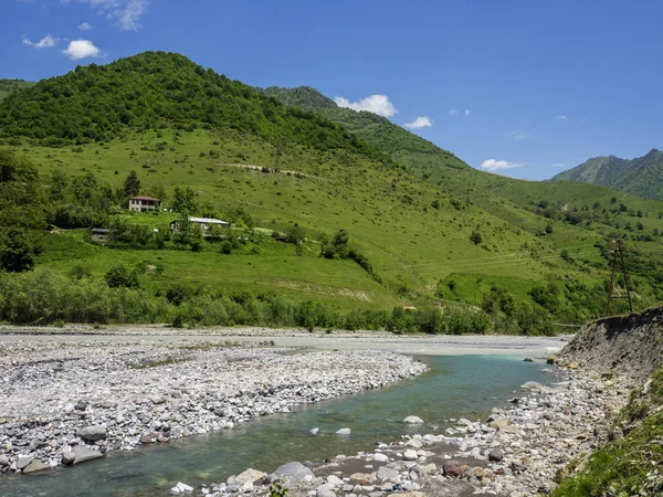 Aragvi Nehri Vadisi