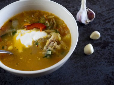 Ukraynalı pancar çorbası ile kase