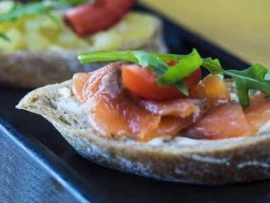 Bruschetta Philadelphia peynir ile