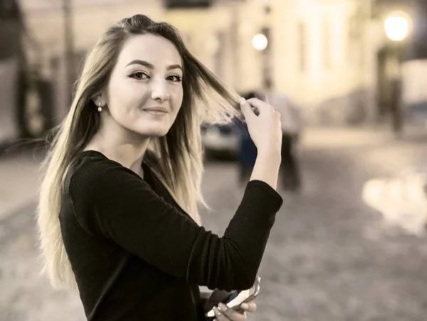 Young caucasian girl — Stock Photo, Image