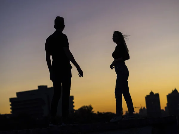 Girl and her boyfriend — Stock Photo, Image