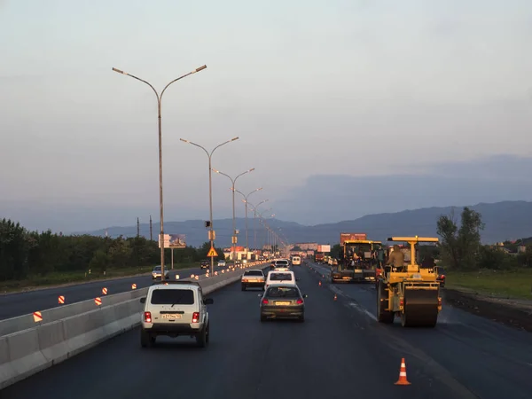 Otoyol inşaat Vladikavkaz girişinde — Stok fotoğraf