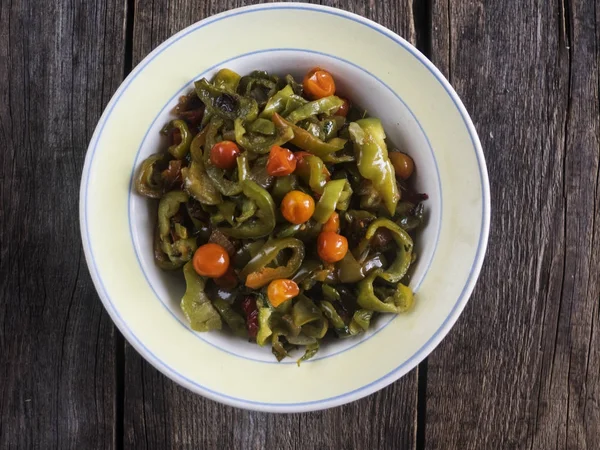 biber ve domates ile sebze güveç