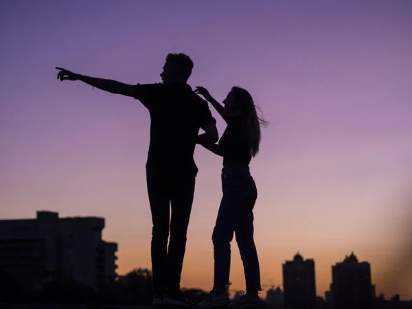 Girl and her boyfriend — Stock Photo, Image