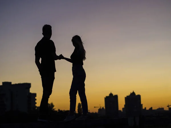 Girl and her boyfriend — Stock Photo, Image