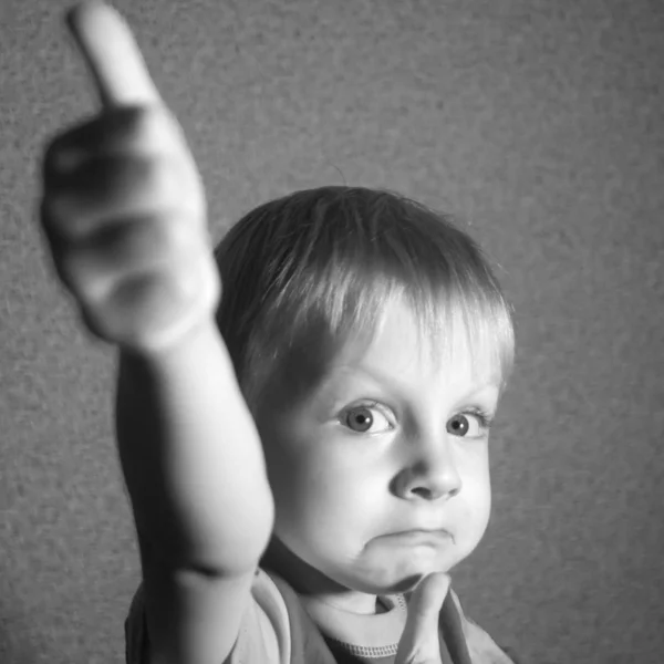 Boy with thumb up — Stock Photo, Image