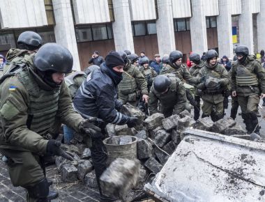 Mikhail Saakashvil yayımlanan eylemciler tutuklandı
