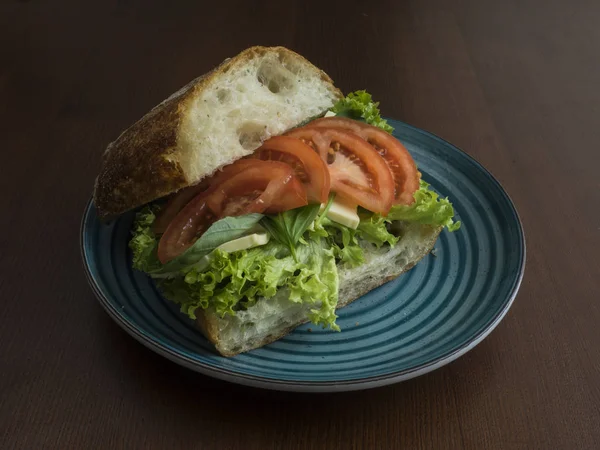 Sandwich con mozzarella —  Fotos de Stock