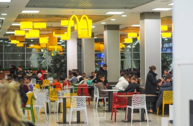 Lubava alışveriş merkezinde Macdonalds
