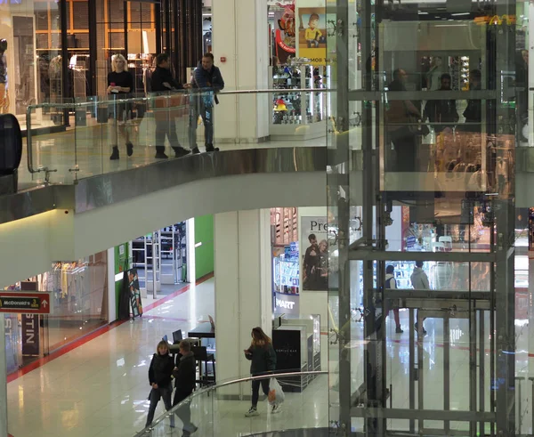 Interior del centro comercial Lubava — Foto de Stock