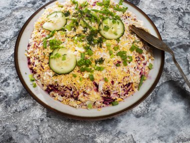 Kürk manto altında ringa Ukrayna 'da popüler bir bayram yemeğidir.