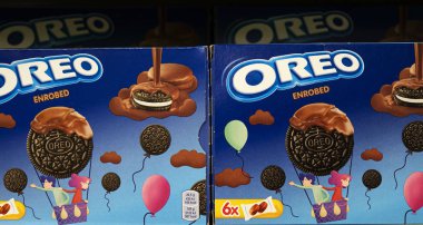Oreo, Vanilya aromalı çikolatalı kurabiyeler.