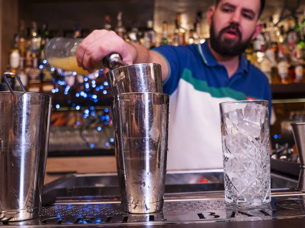 Barman Fait Pisco Sour Cocktail — Photo