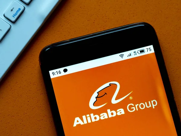 Αυτή Την Εικόνα Φωτογραφία Λογότυπο Alibaba Εμφανίζεται Ένα Smartphone — Φωτογραφία Αρχείου