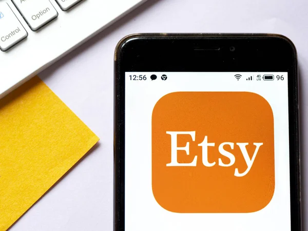 Esta Ilustración Foto Logotipo Etsy Muestra Teléfono Inteligente — Foto de Stock