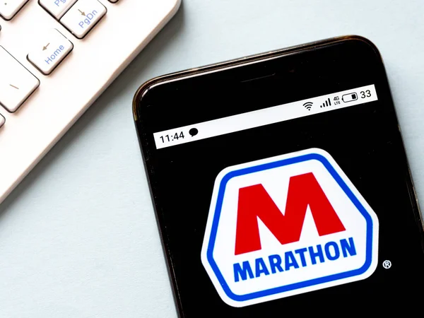 Αυτή Την Εικόνα Φωτογραφία Λογότυπο Marathon Petroleum Corporation Εμφανίζεται Ένα — Φωτογραφία Αρχείου