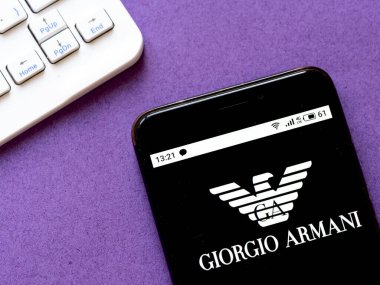 Kiev, Ukrayna, 22 Nisan 2020. Editör çizimi. Bu fotoğraf illüstrasyonunda Arani logosu akıllı bir telefondan gösteriliyor.