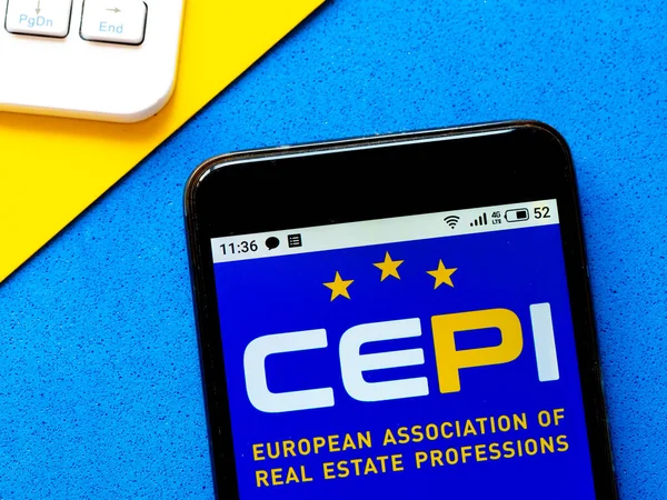 Esta Foto Ilustración Logotipo Asociación Europea Profesiones Inmobiliarias Muestra Teléfono — Foto de Stock