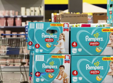 Bebek bezleri mağazada.