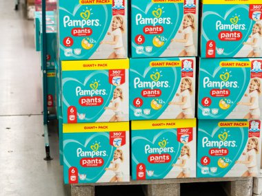 Bebek bezleri mağazada.