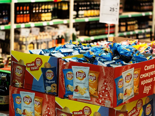 Boxes Lay Potato Chips Store Lay Has Been Owned Pepsico — Stock Photo, Image