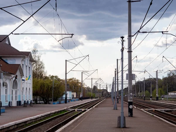 Opuštěné Vlakové Nádraží Během Pandemie Koronaviru Covid Karanténa Výrazně Snížila — Stock fotografie