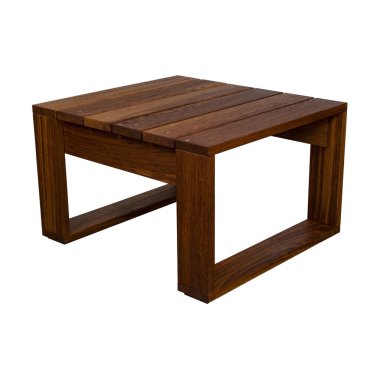 Tahta masa beyaz arkaplanda izole edildi