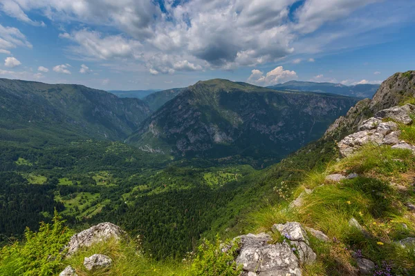 Βουνά και το φαράγγι Ντουρμίτορ, Μαυροβούνιο — Φωτογραφία Αρχείου