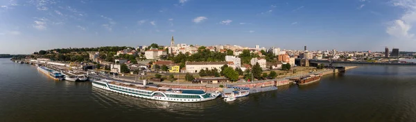 Belgrade cityscape panorama from Sava river — Stock Photo, Image