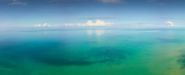 Letecké panorama krajiny tropické moře — Stock fotografie