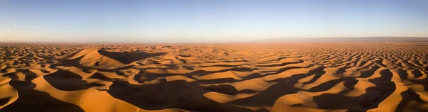 Воздушная панорама пустыни Сахара на рассвете — стоковое фото