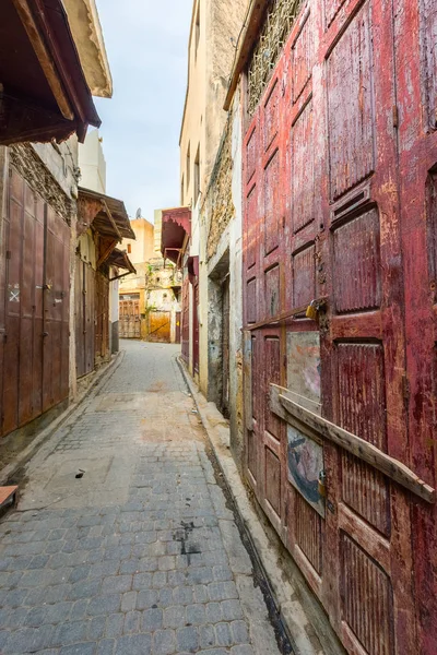 Vecchia Strada Con Porta Rossa Fes Medina Marocco — Foto Stock