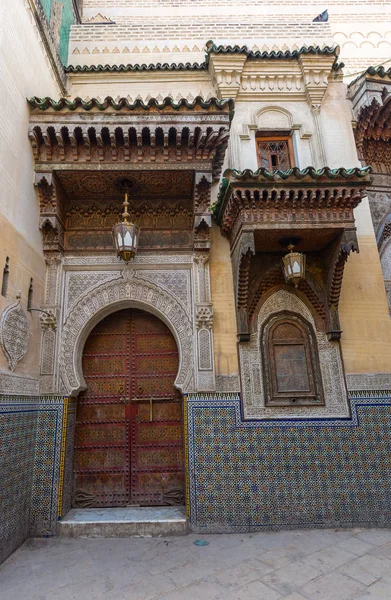 Porta Ingresso Tradizionale Con Portale Ornamenti Porta Finestra Fes Marocco — Foto Stock