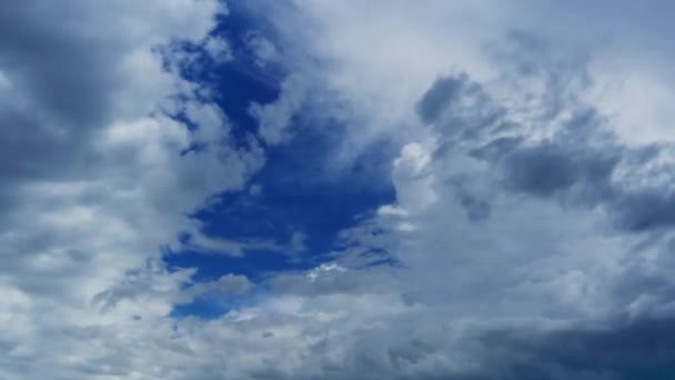 Timelapse med moln flyttar — Stockvideo