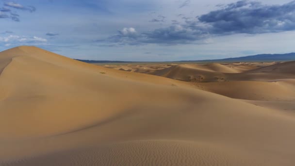 Paisaje hermoso en el desierto al atardecer, timelapse — Vídeo de stock